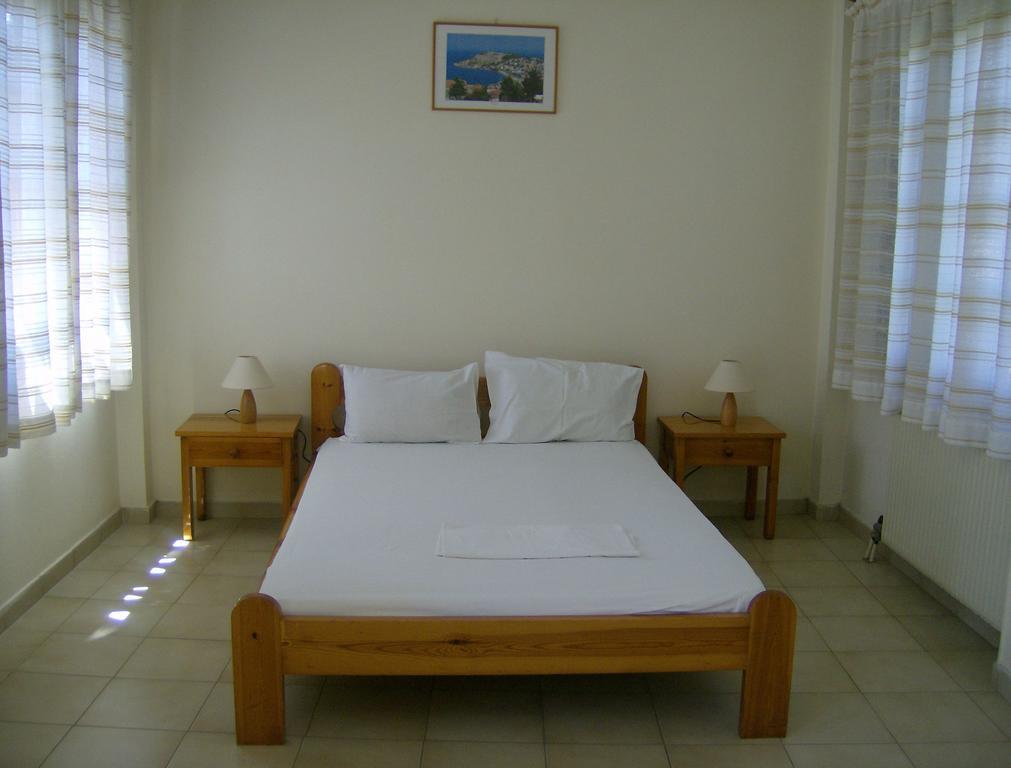 Vazakas Rooms Mytilene Bagian luar foto